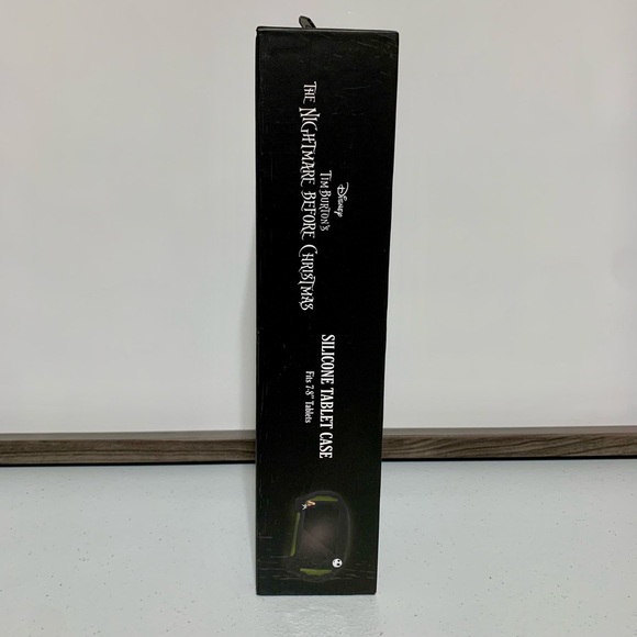 Disney The Nightmare Before Christmas Silicone Tablet Case-New in Box - Picture 2 of 9